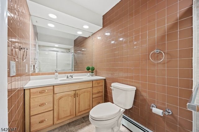 16 Parkway Dr, Montville Twp., NJ 07058