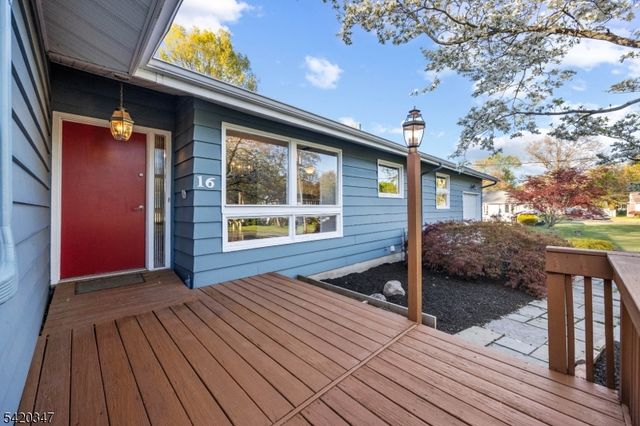 16 Parkway Dr, Montville Twp., NJ 07058