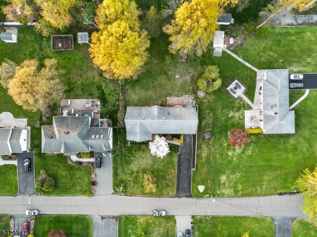 16 Parkway Dr, Montville Twp., NJ 07058