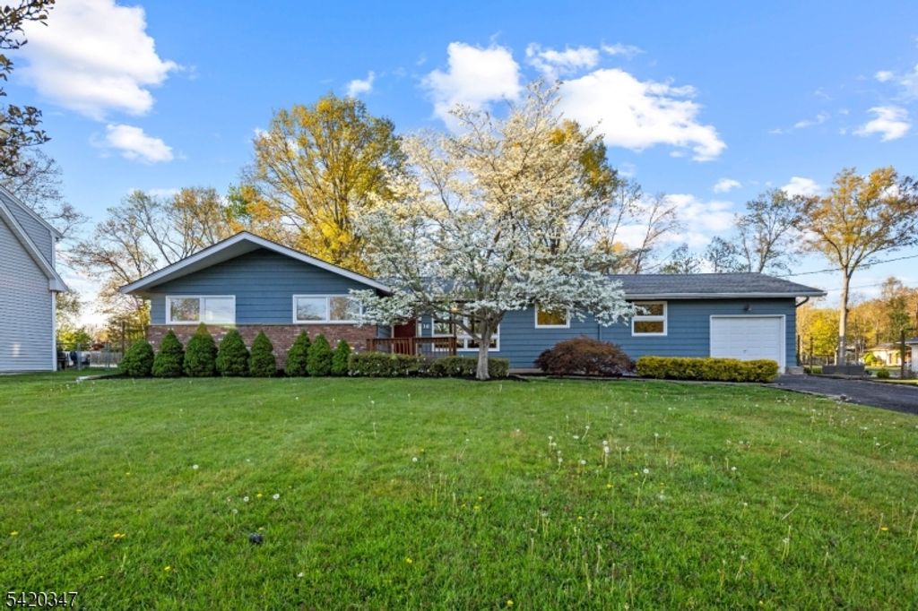 16 Parkway Dr, Montville Twp., NJ 07058