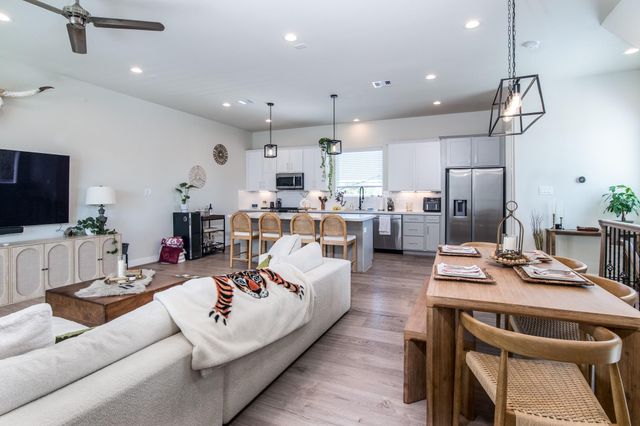 4919 Avenue J, Houston, TX 77011