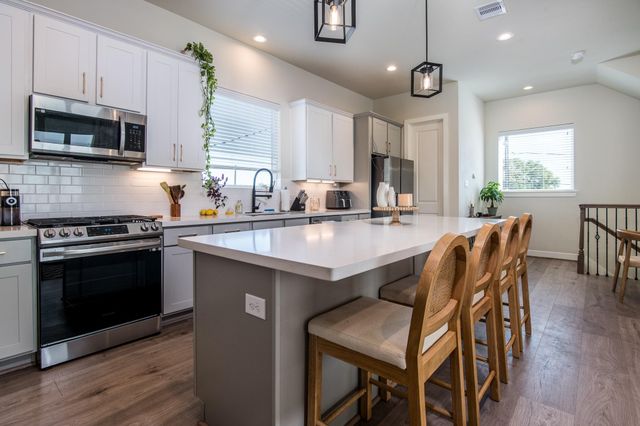 4919 Avenue J, Houston, TX 77011