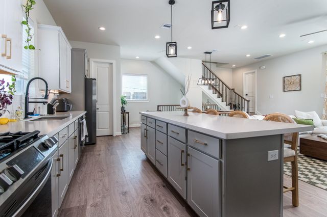 4919 Avenue J, Houston, TX 77011