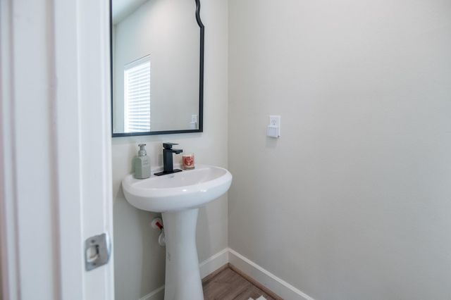 4919 Avenue J, Houston, TX 77011