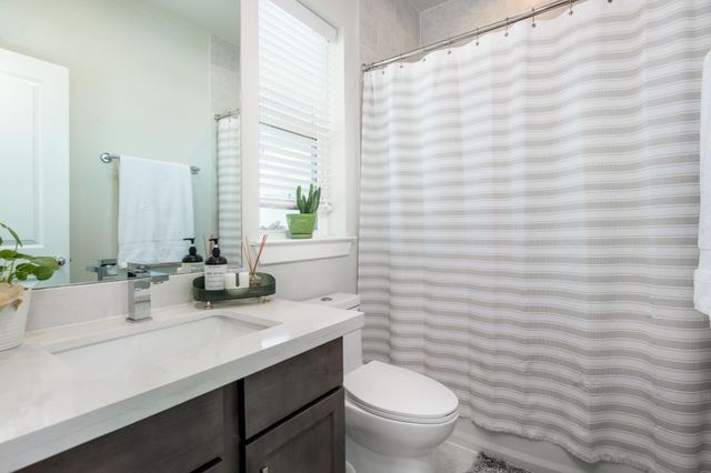 4919 Avenue J, Houston, TX 77011