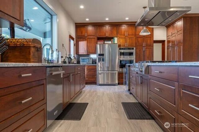 1120 E South Island Drive, Shelton, WA 98584