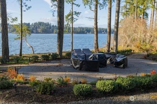 1120 E South Island Drive, Shelton, WA 98584