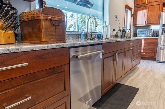 1120 E South Island Drive, Shelton, WA 98584