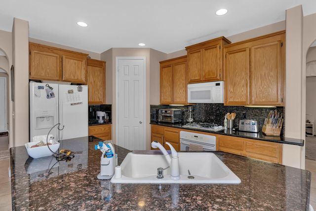 1085 Stanford Avenue, Madera, CA 93637