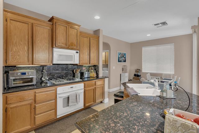 1085 Stanford Avenue, Madera, CA 93637