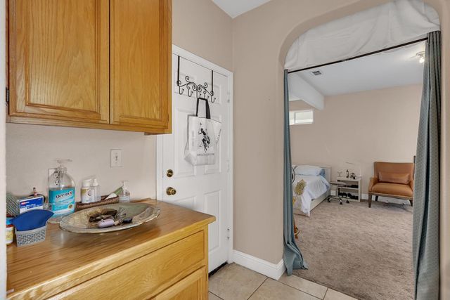 1085 Stanford Avenue, Madera, CA 93637
