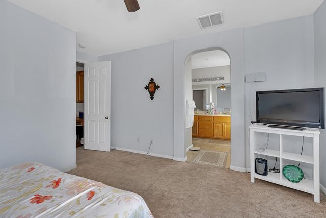 1085 Stanford Avenue, Madera, CA 93637