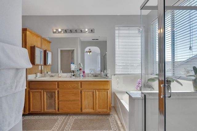 1085 Stanford Avenue, Madera, CA 93637