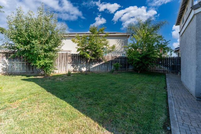 1085 Stanford Avenue, Madera, CA 93637