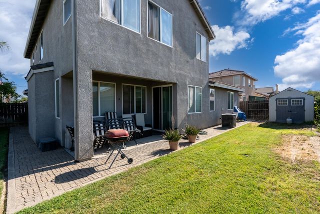 1085 Stanford Avenue, Madera, CA 93637