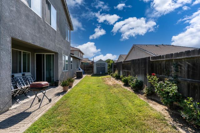 1085 Stanford Avenue, Madera, CA 93637
