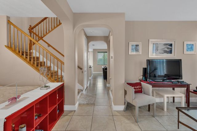 1085 Stanford Avenue, Madera, CA 93637
