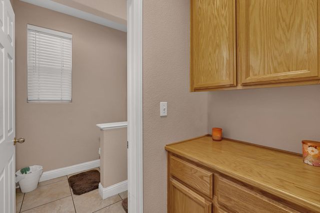 1085 Stanford Avenue, Madera, CA 93637
