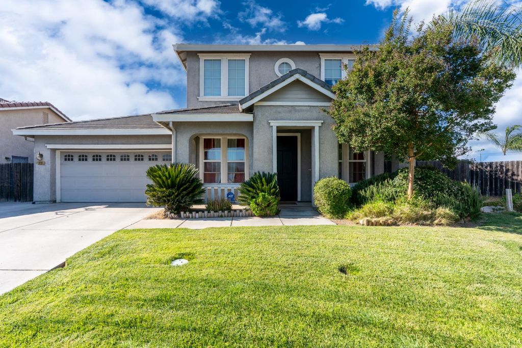 1085 Stanford Avenue, Madera, CA 93637
