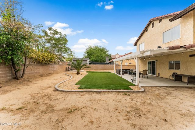 3300 W Ave J 3, Lancaster, CA 93536