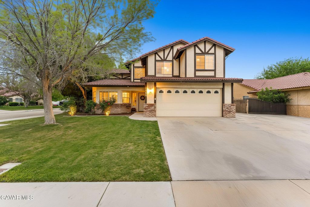 3300 W Ave J 3, Lancaster, CA 93536