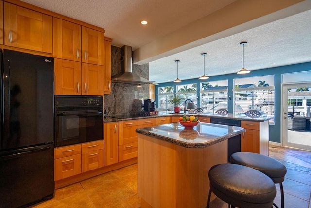 4461 NE 27th Avenue, Lighthouse Point, FL 33064