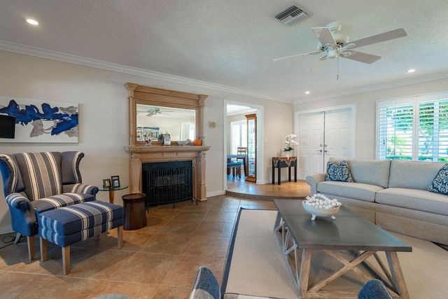 4461 NE 27th Avenue, Lighthouse Point, FL 33064