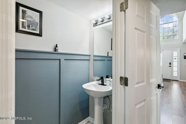 8164 FOXDALE Drive, Jacksonville, FL 32210