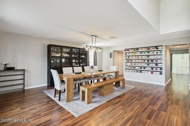 8164 FOXDALE Drive, Jacksonville, FL 32210