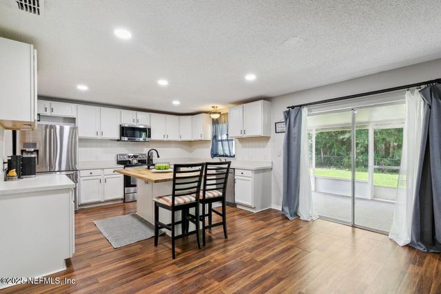 8164 FOXDALE Drive, Jacksonville, FL 32210