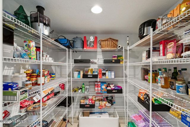 8164 FOXDALE Drive, Jacksonville, FL 32210