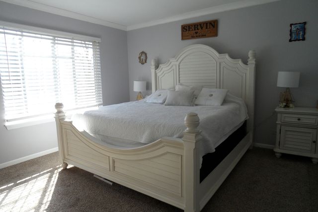 1337 Eastwood Drive, Aurora, IL 60506