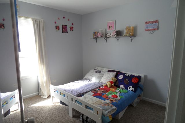 1337 Eastwood Drive, Aurora, IL 60506