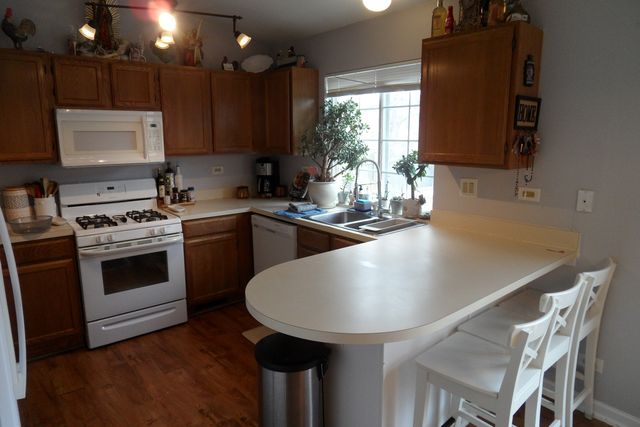 1337 Eastwood Drive, Aurora, IL 60506