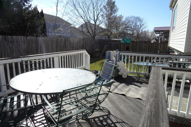 1337 Eastwood Drive, Aurora, IL 60506