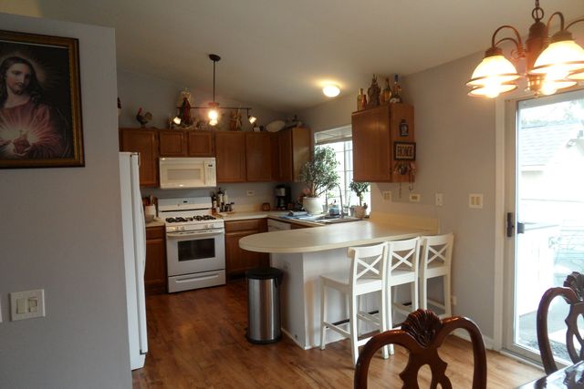 1337 Eastwood Drive, Aurora, IL 60506