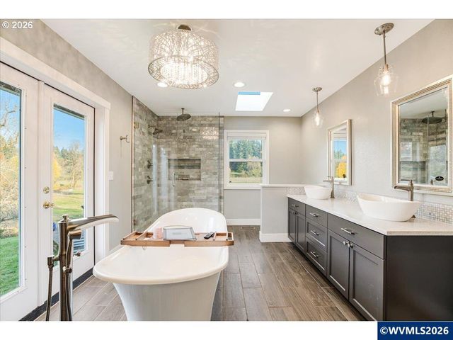 13492 S Warnock Rd, Oregon City, OR 97045