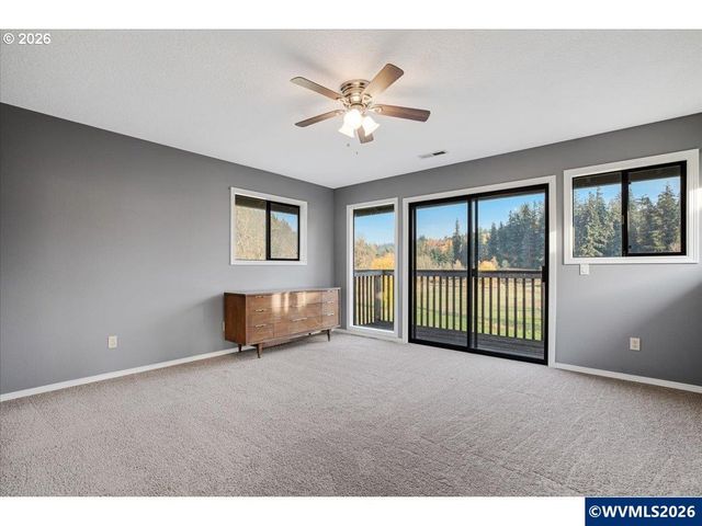 13492 S Warnock Rd, Oregon City, OR 97045