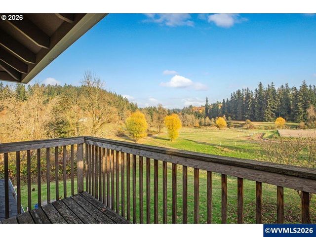 13492 S Warnock Rd, Oregon City, OR 97045