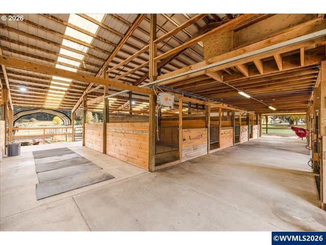 13492 S Warnock Rd, Oregon City, OR 97045