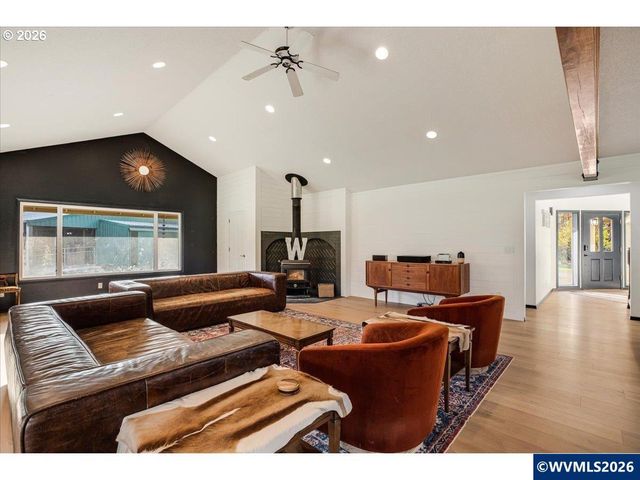 13492 S Warnock Rd, Oregon City, OR 97045