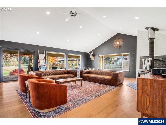 13492 S Warnock Rd, Oregon City, OR 97045