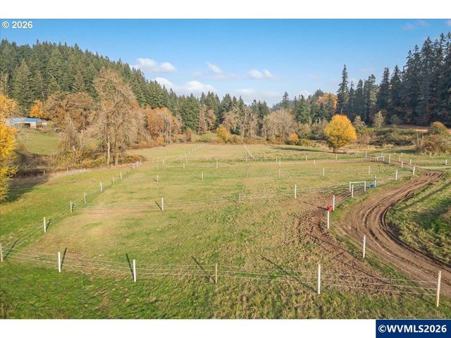 13492 S Warnock Rd, Oregon City, OR 97045