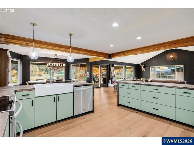 13492 S Warnock Rd, Oregon City, OR 97045