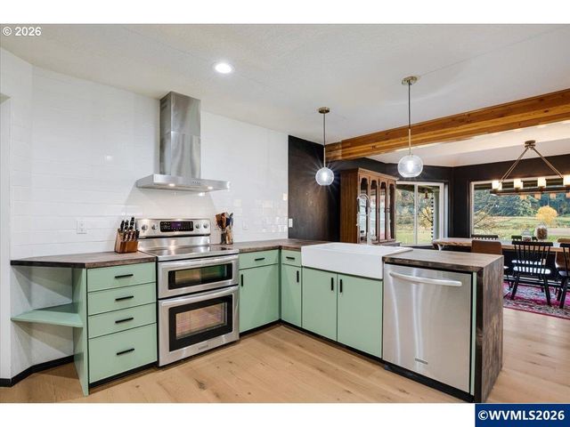 13492 S Warnock Rd, Oregon City, OR 97045