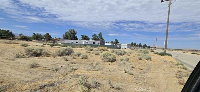 17900 Mossdale, Lancaster, CA 93535