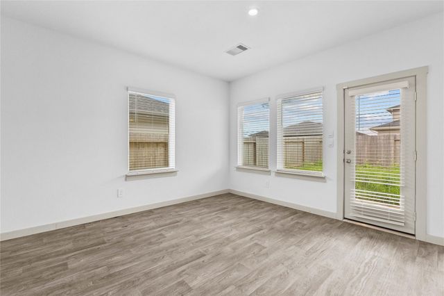 2905 Highgate Hill Lane, Houston, TX 77047