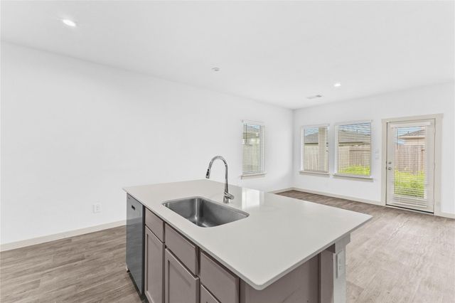 2905 Highgate Hill Lane, Houston, TX 77047