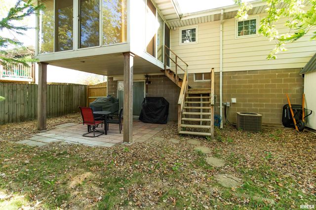 301 BRIARBROOK Drive, East Peoria, IL 61611