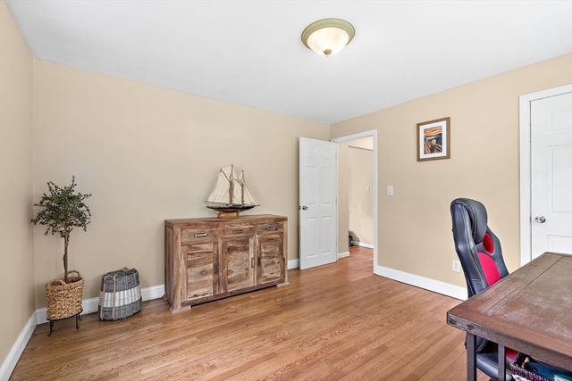 113 Andrew Ln, Hanson, MA 02341
